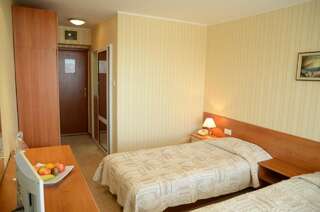 Отель Grand Hotel Murgavets Пампорово Двухместный номер эконом-класса с 2 отдельными кроватями-1